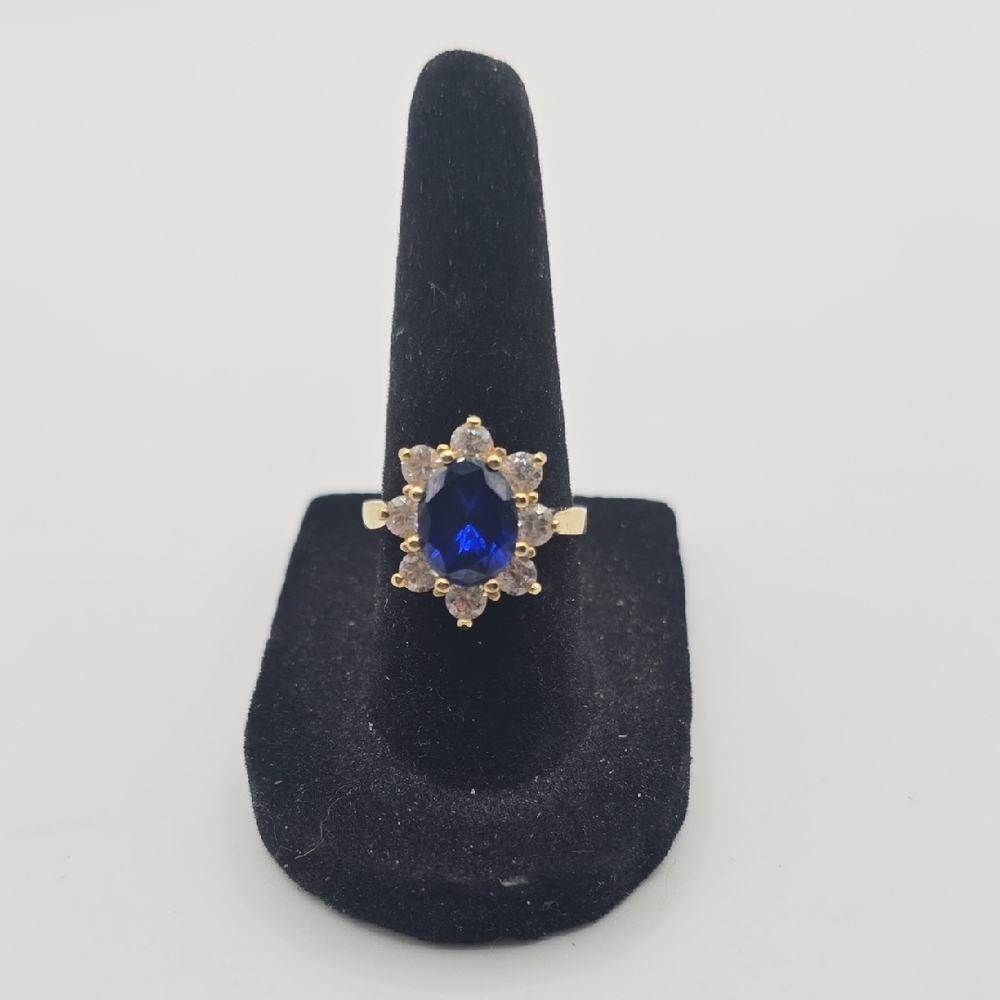 7.5 10k Gold 1.25ct Blue Sapphire and CZ Ring